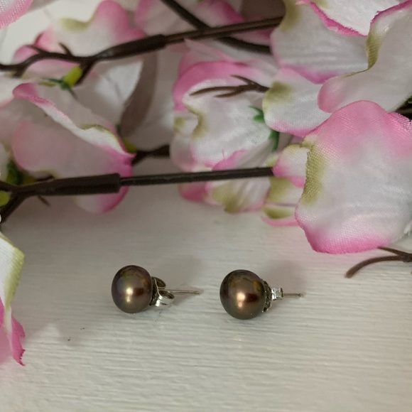 Sold 🆕 Honora Bronze Pearl Earrings - Picture 2 of 5